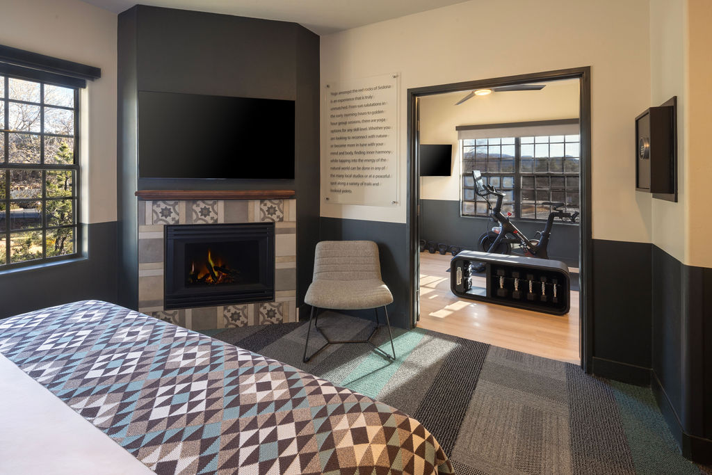 King Suite w/ Wellness Studio - Mountain Modern Sedona